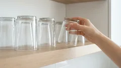 Warum Gläser und Tassen kopfüber aufbewahrt werden sollten: Merken Sie sich das für immer